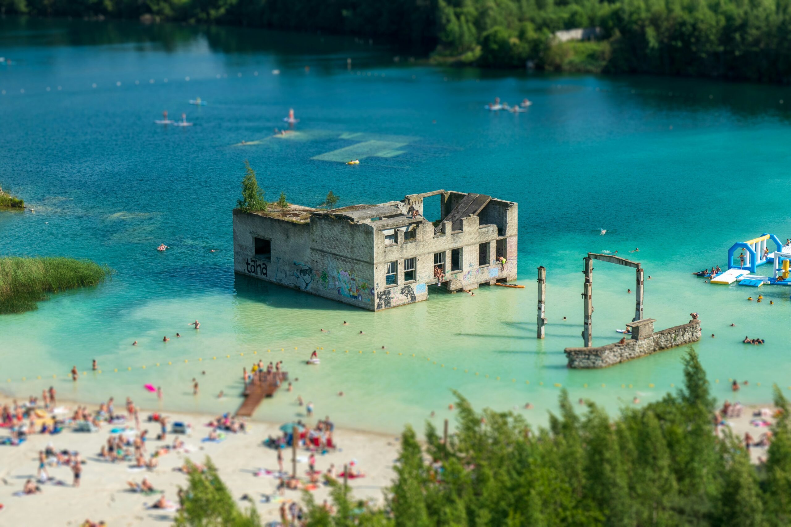 エストニアの採石場の湖